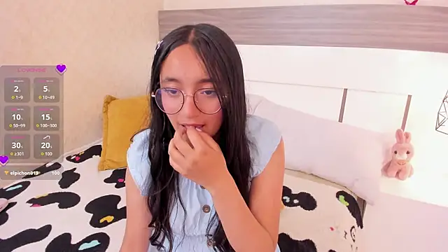 Emilyblussh Live XXX-Chat