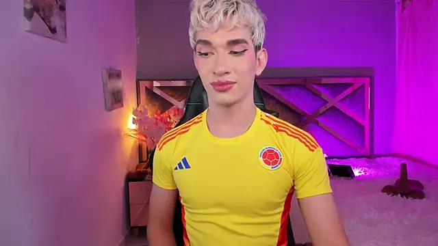 Cherry_zayden_: διαδικτυακό σόου στην κάμερα