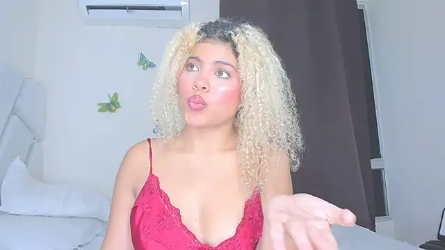 Chat +18 de sofiacastillo01 ao vivo