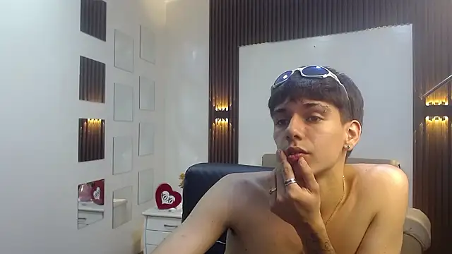 AmethystShadow17 élő XXX-chatje