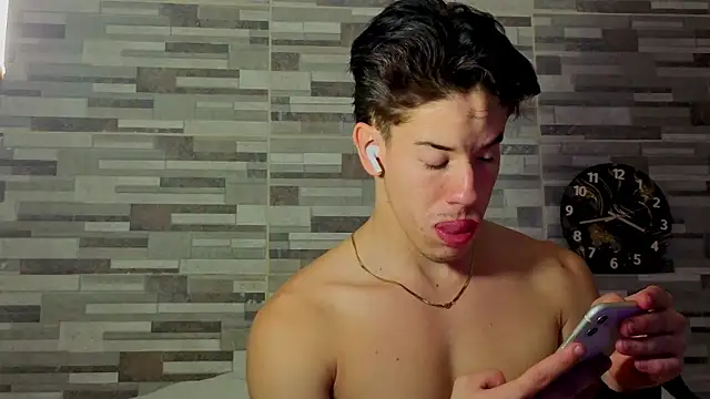 MAX_COOPER1n Webbikameraesitys