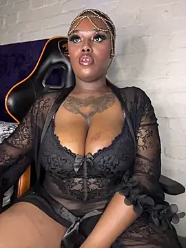 QUEEN_NOBUHLE_FEMDOM_777 网络视讯表演