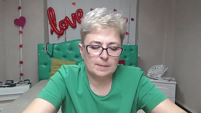 EmiliaGree Chat XXX in diretta