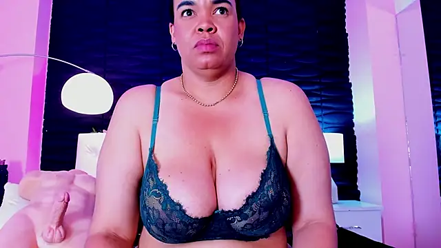 Chatroom XXX en direct de Valery_Nasty__