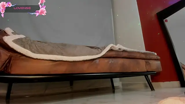 La_Diabla_111_ Live XXX-Chat