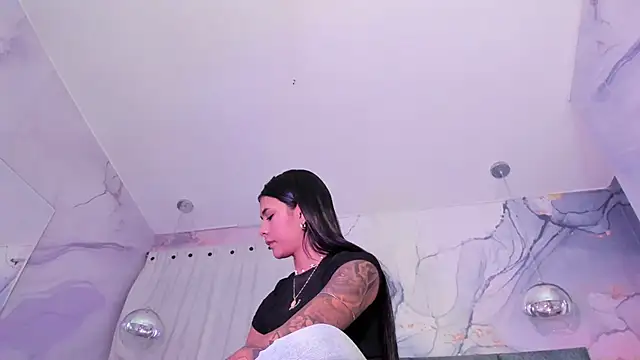 แชท XXX สดของ AntonellaRossi