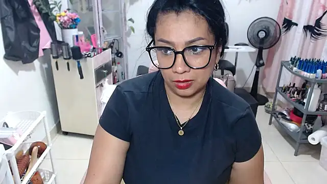 titsbiglovers élő XXX-chatje