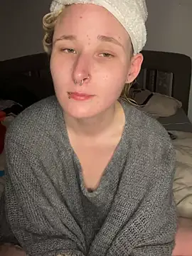 HotPurpleHaze's Live XXX Chat