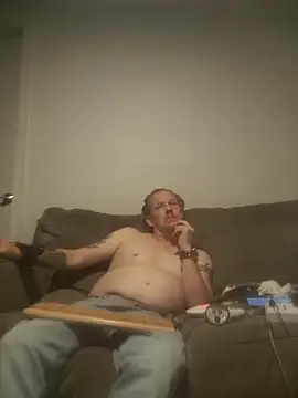 yourMasterisBored Show in webcam