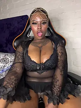 QUEEN_NOBUHLE_FEMDOM_777's Live XXX Chat