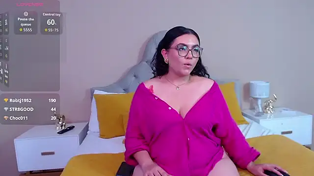 Chatroom XXX en direct de AlmaraRouge