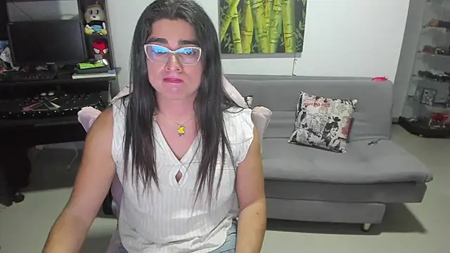 Khalifa_Goldn Live XXX chat