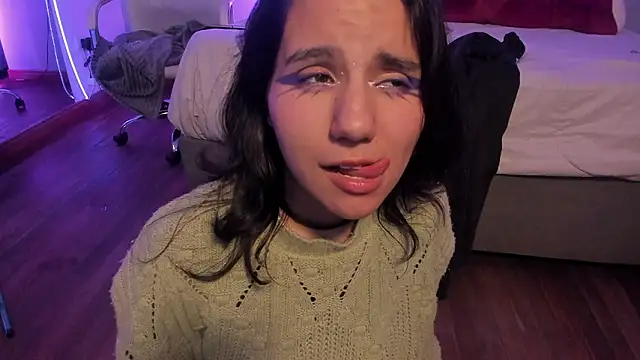 HollyPeach's Live XXX Chat