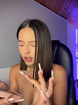 Sofia18_pinkk Chat XXX in diretta