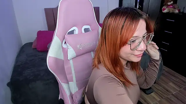 Chatroom XXX en direct de Nina_curves