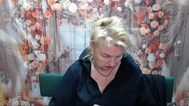 دردشة RenataDaster الجنسية المباشرة