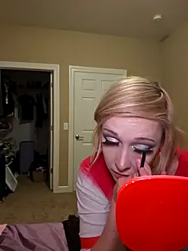 AmethystFoxx Adlı Modelin Canlı XXX Sohbeti