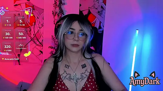 _AmyDark Adlı Modelin Canlı XXX Sohbeti