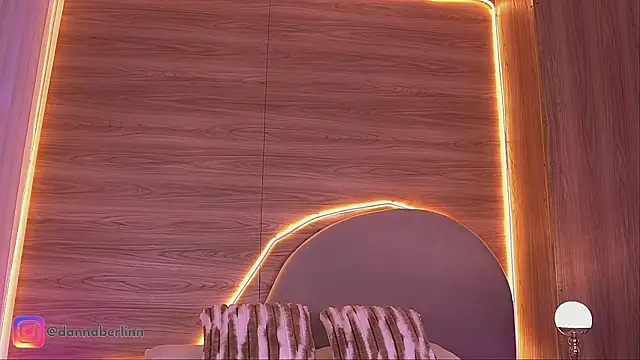 danna_berlin_ Adlı Modelin Canlı XXX Sohbeti