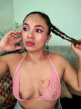 Kiaraa88's Live XXX Chat