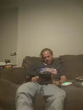 yourMasterisBored élő XXX-chatje