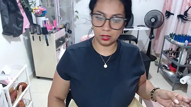 titsbiglovers Chat XXX in diretta