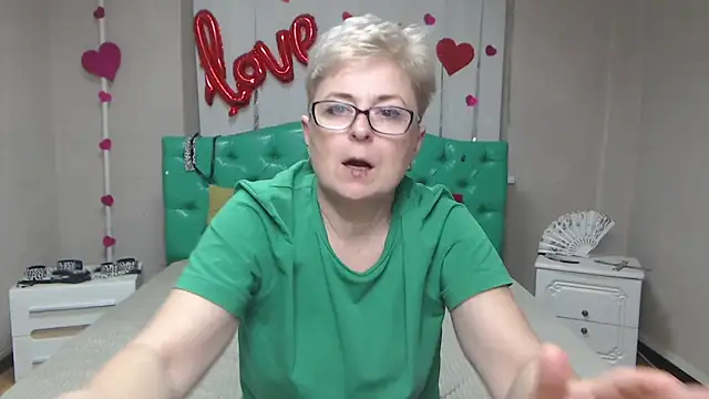 دردشة EmiliaGree الجنسية المباشرة