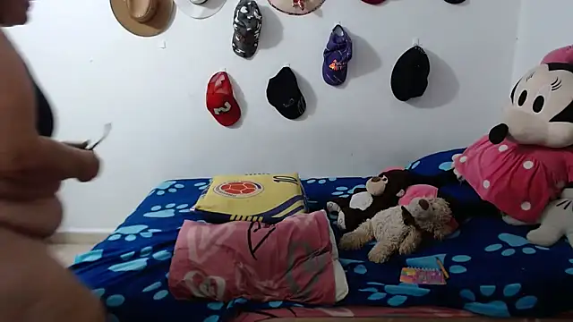 Britney-22's Webcam Show