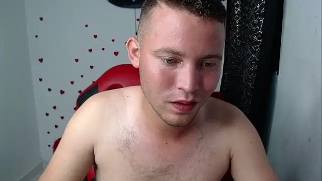 sven_fox723 Adlı Modelin Canlı XXX Sohbeti