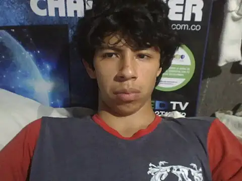 Carlos_Albert02's Live XXX Chat