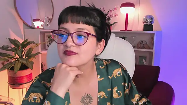 nahiapaws Live XXX-Chat