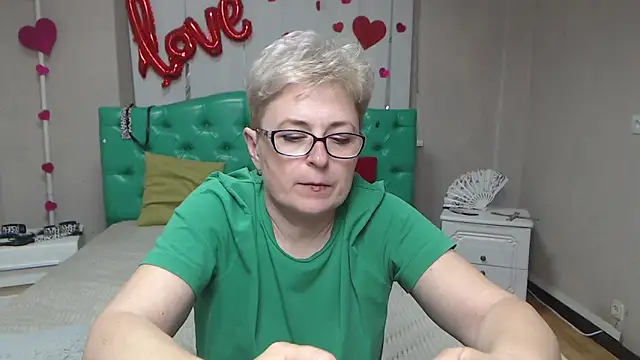 EmiliaGree live XXX chat