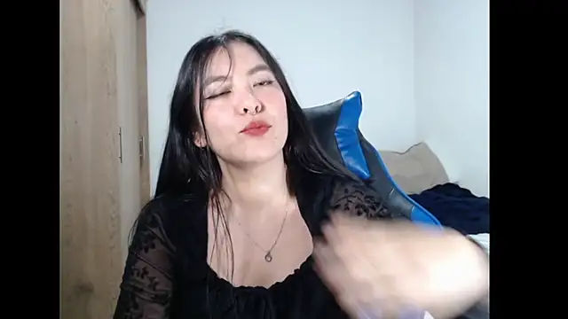 EloiseJun Live XXX-Chat