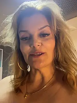 TaniabonetのライブXXXチャット