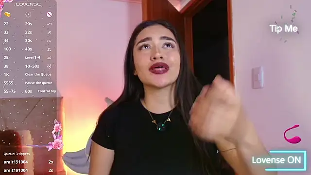 Chat +18 de sweet_artemiis ao vivo