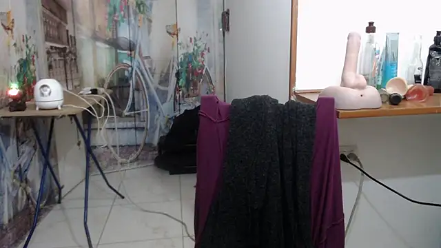 curly_greeneyed Adlı Modelin Canlı XXX Sohbeti