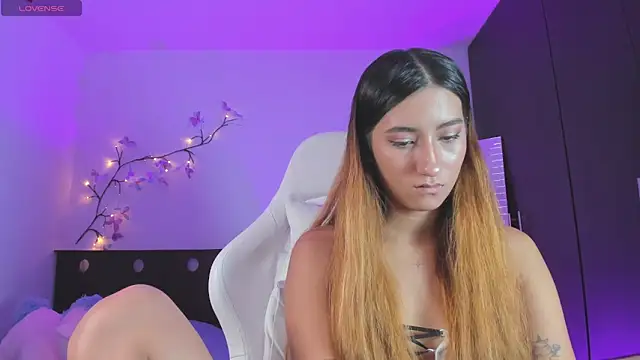 kittyrush_ Adlı Modelin Canlı XXX Sohbeti