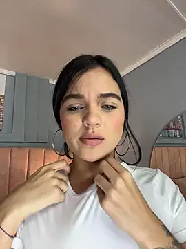 Bella-Ferrer Live XXX-Chat