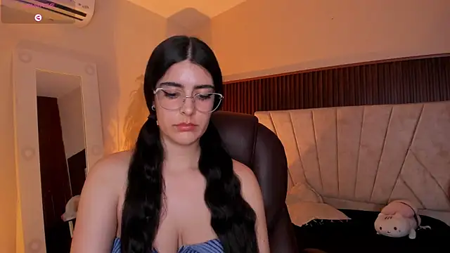 _Niah_ – Live XXX-chat