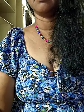 AMRUTHA-116のライブXXXチャット