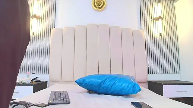 FREDDIE_SCOTT élő XXX-chatje