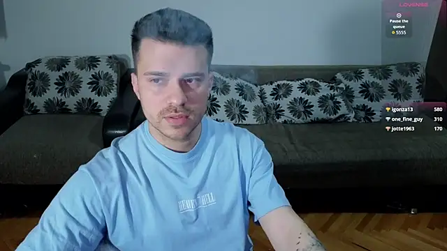 JohnnyStepBro 在線直播表演