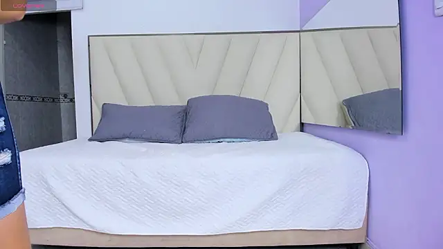 Katha03_ Live XXX Chat