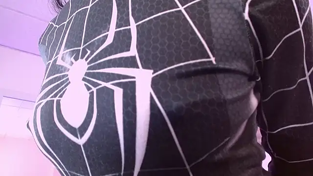 Suzy1_ Chat XXX in diretta