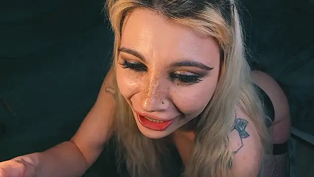 دردشة Ashley-Urban الجنسية المباشرة