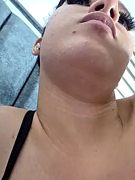 alaia_princess 现场XXX聊天