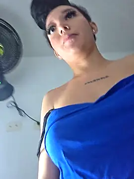 alaia_princess' Webcam Show