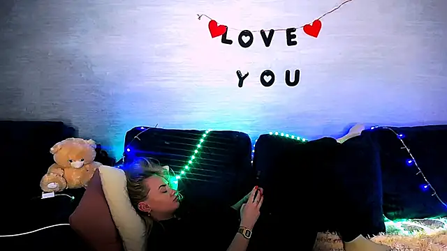 Show modela LiluMoon__ na web-kameri