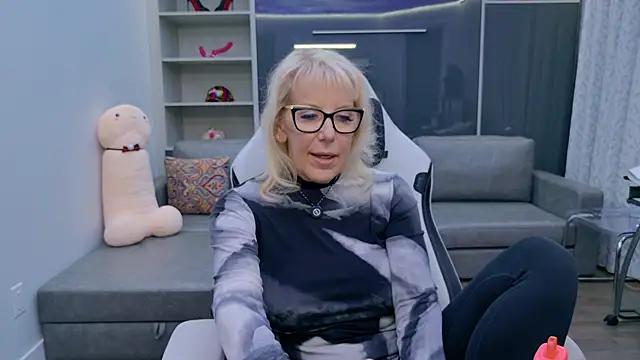 دردشة FitCougar الجنسية المباشرة