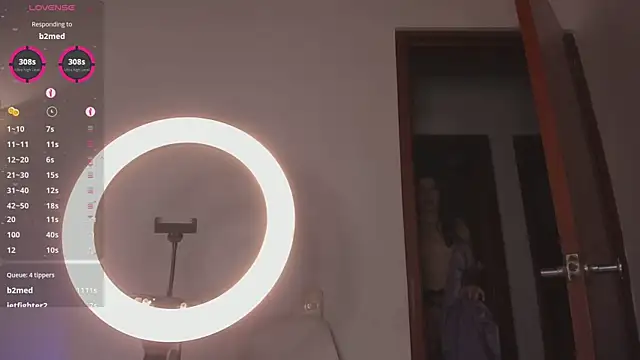 Chatroom XXX en direct de LynnSam_